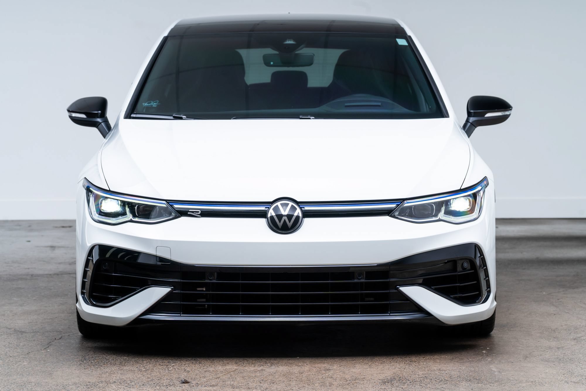 Used 2024 Volkswagen Golf R AWD/4WD image 2