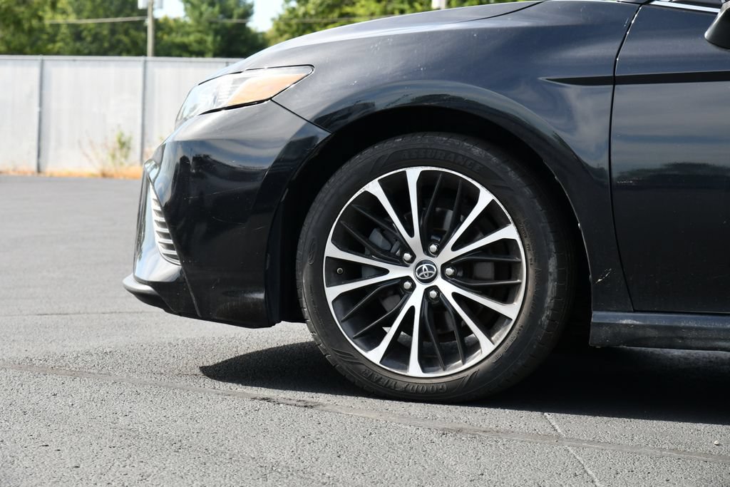 Used 2019 Toyota Camry SE FWD image 12