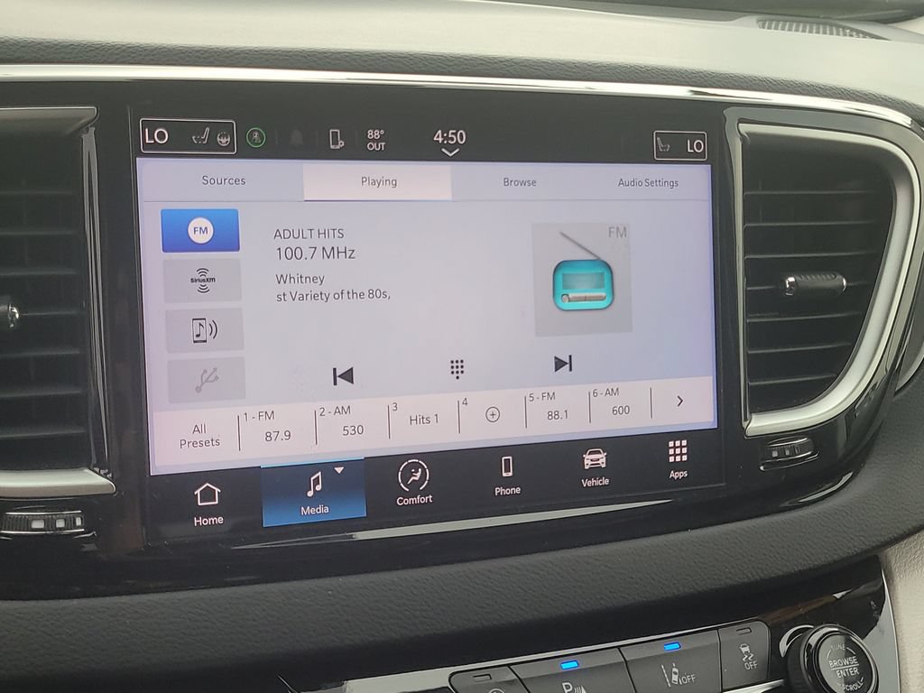Certified 2023 Chrysler Pacifica Touring-L FWD image 24