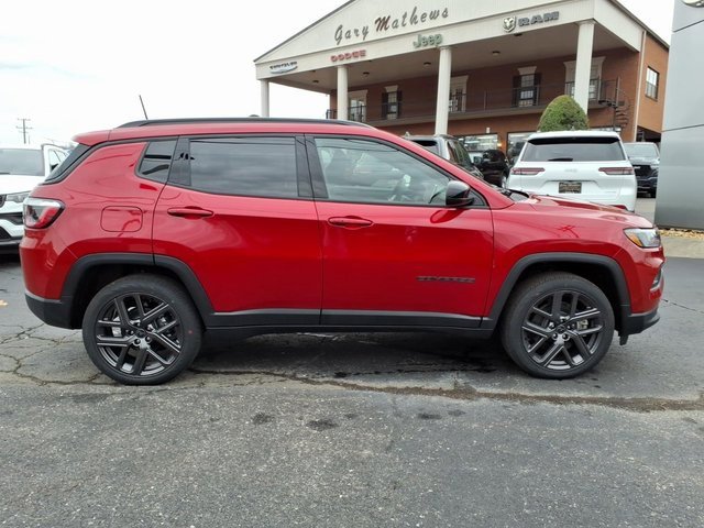 New 2026 Jeep Compass Latitude image 2