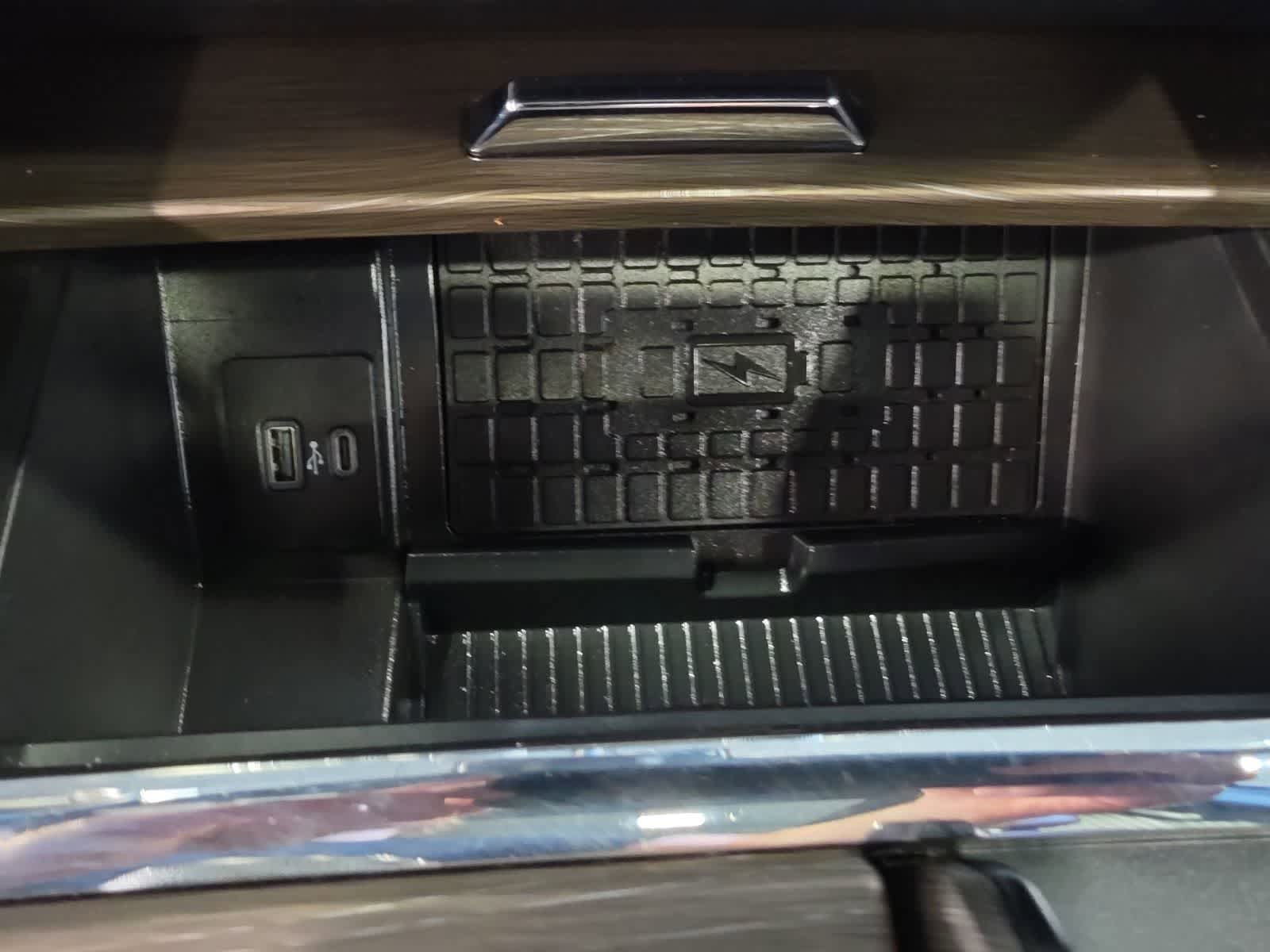 Used 2022 Ford Expedition Limited AWD/4WD image 25