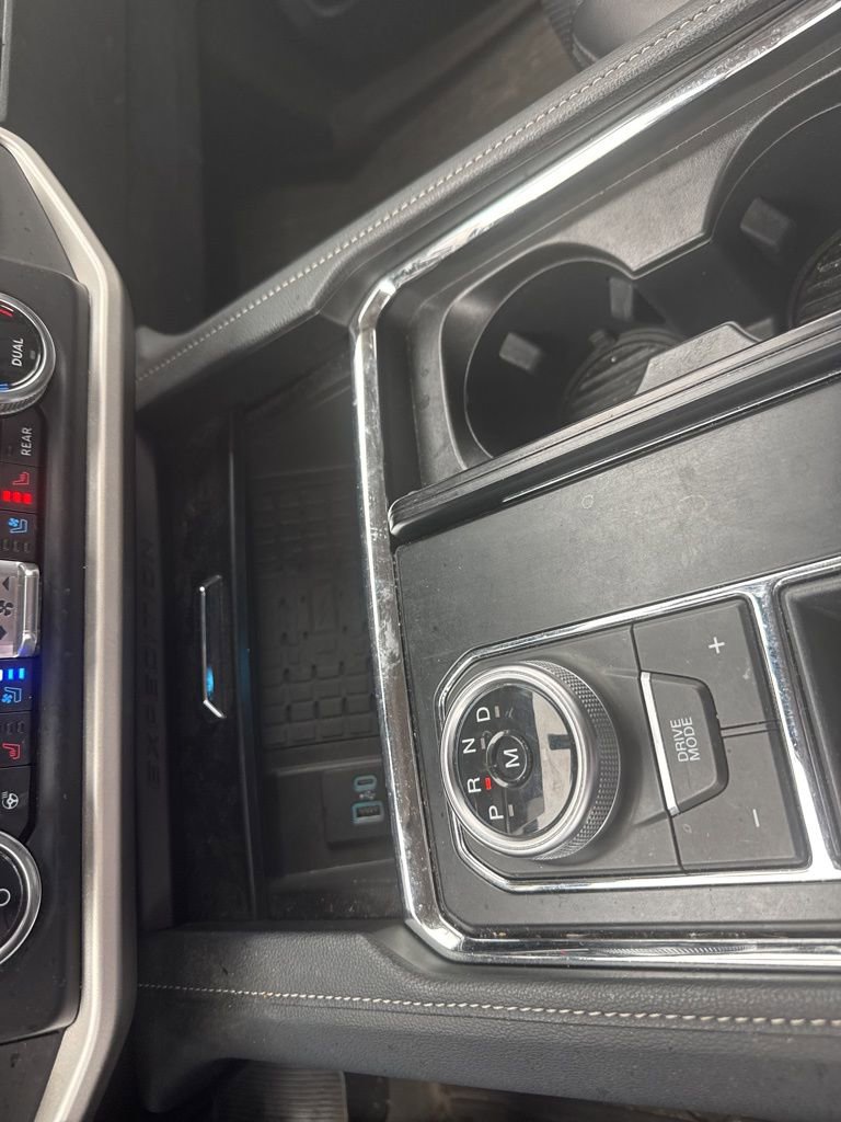 Used 2024 Ford Expedition XLT image 17