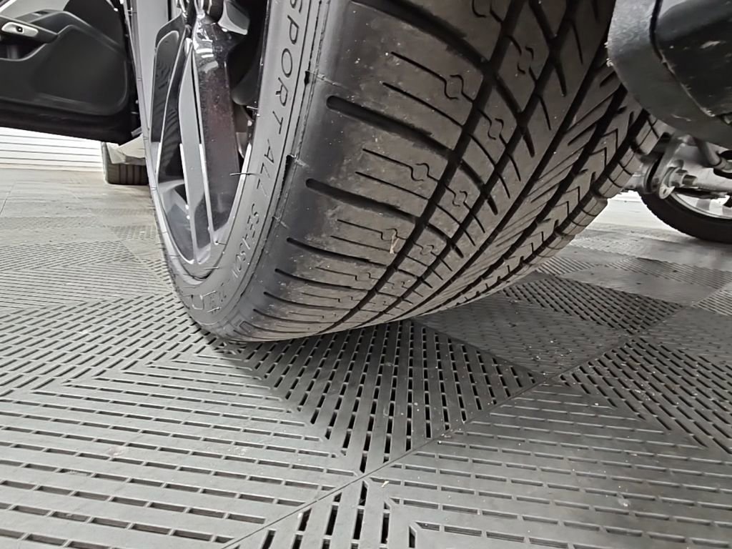 Used 2019 Chevrolet Corvette Stingray Coupe w/ Battery Protection Package image 38