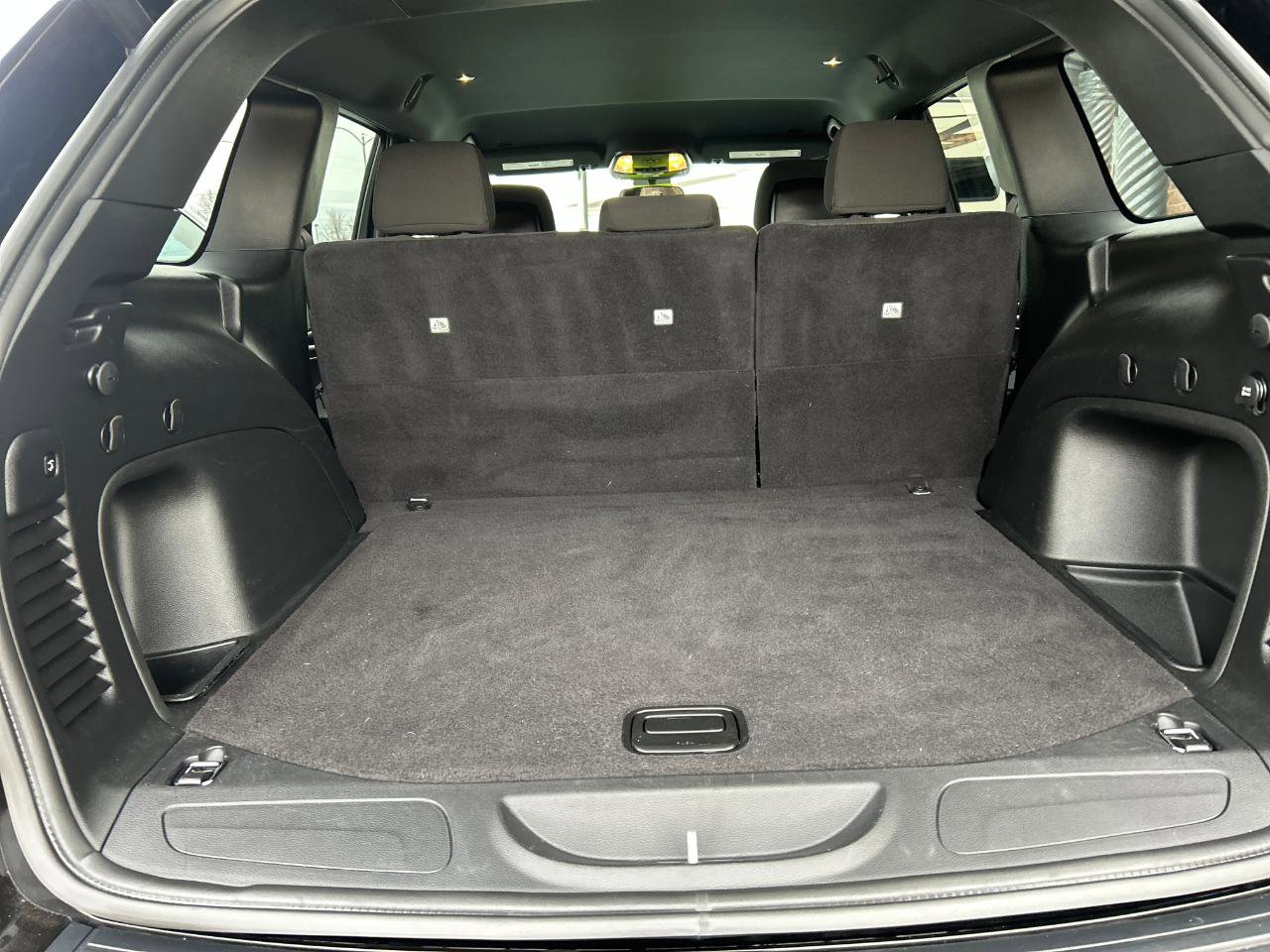 Used 2021 Jeep Grand Cherokee Laredo image 5