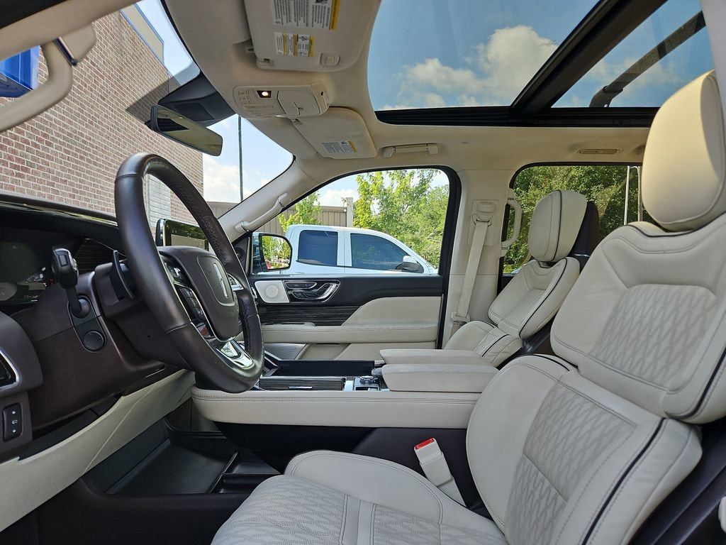 Used 2021 Lincoln Navigator L Black Label w/ Cargo Convenience Package AWD/4WD image 28