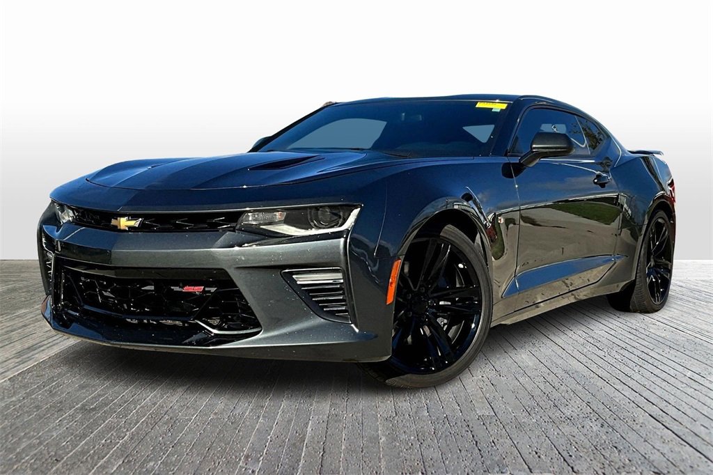 Used 2018 Chevrolet Camaro SS image 3