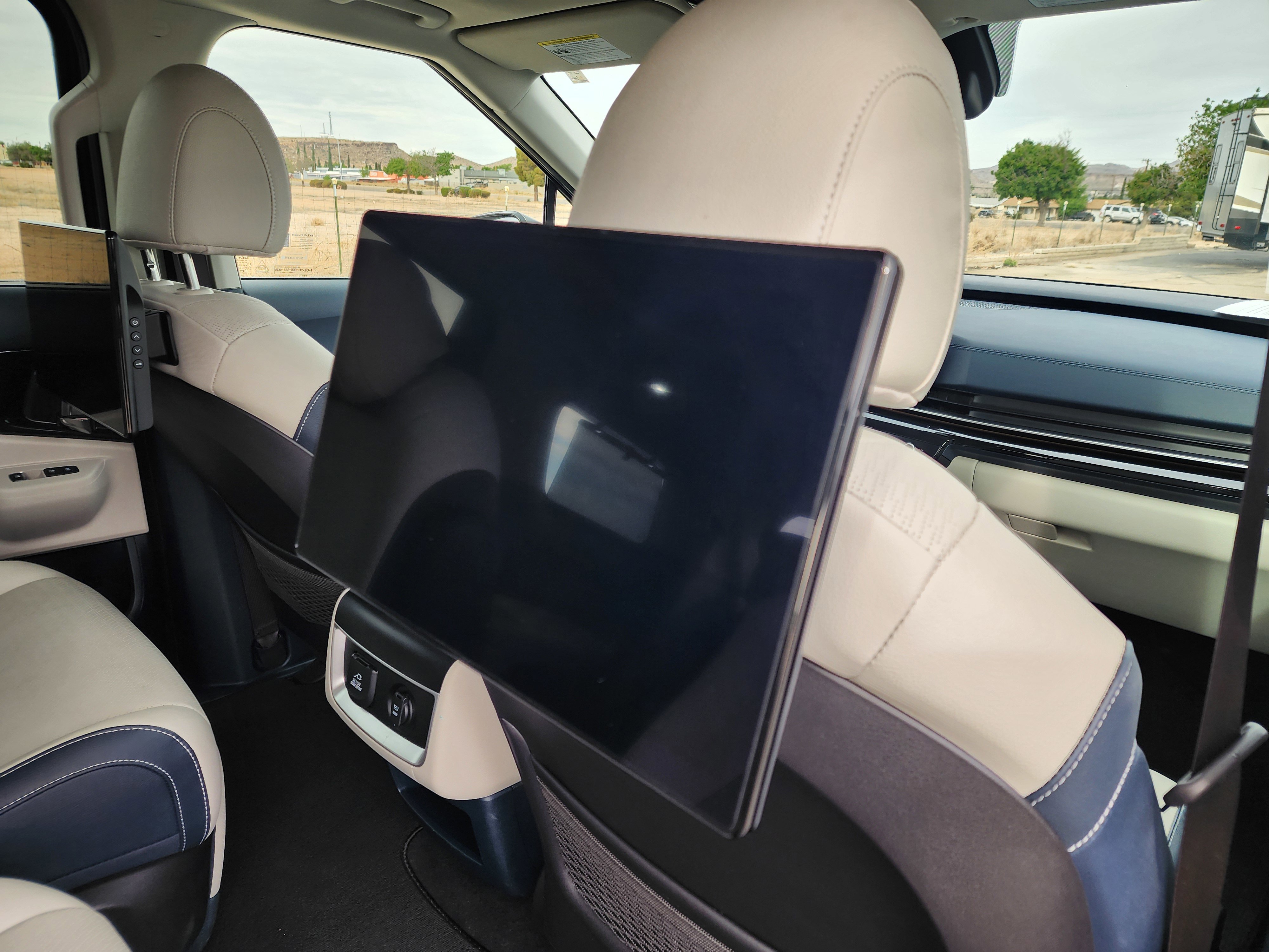 Used 2025 Kia Carnival SX Prestige FWD image 15