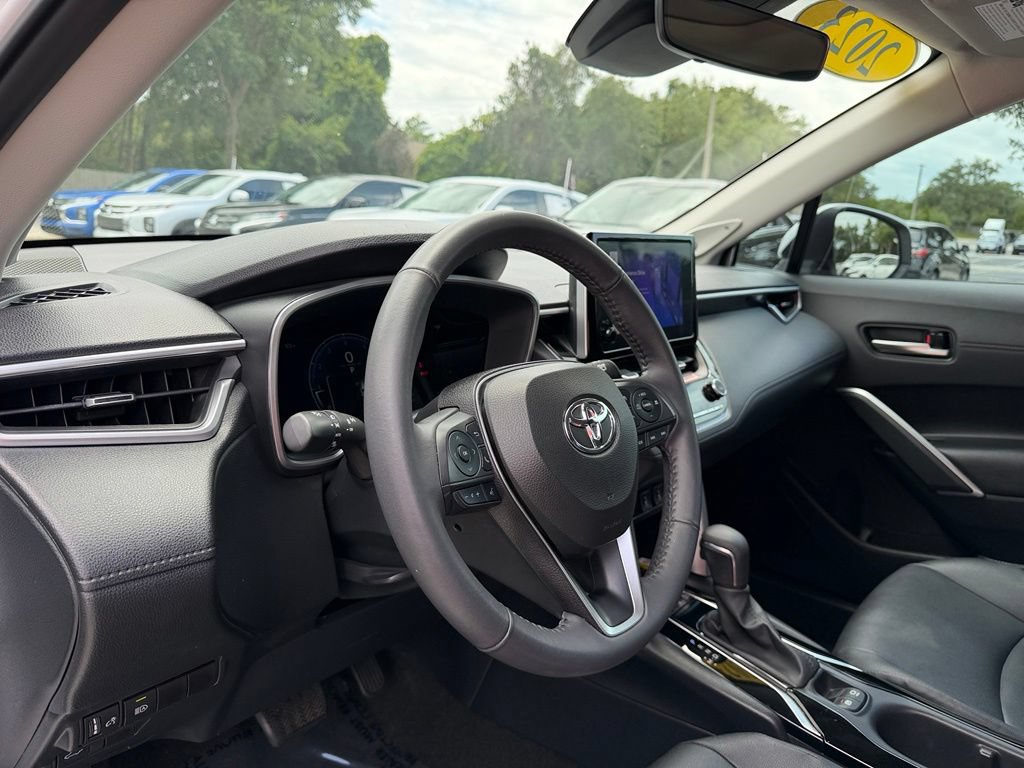 Used 2023 Toyota Corolla Cross XLE w/ Convenience Package AWD/4WD image 34
