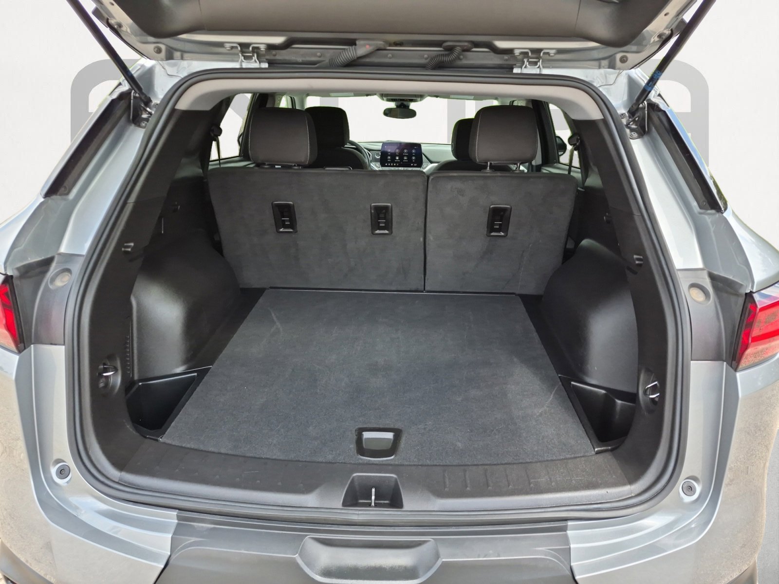 Used 2025 Chevrolet Blazer LT FWD image 12