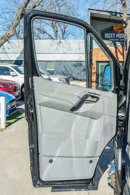 Used 2016 Mercedes-Benz Sprinter 3500 image 17