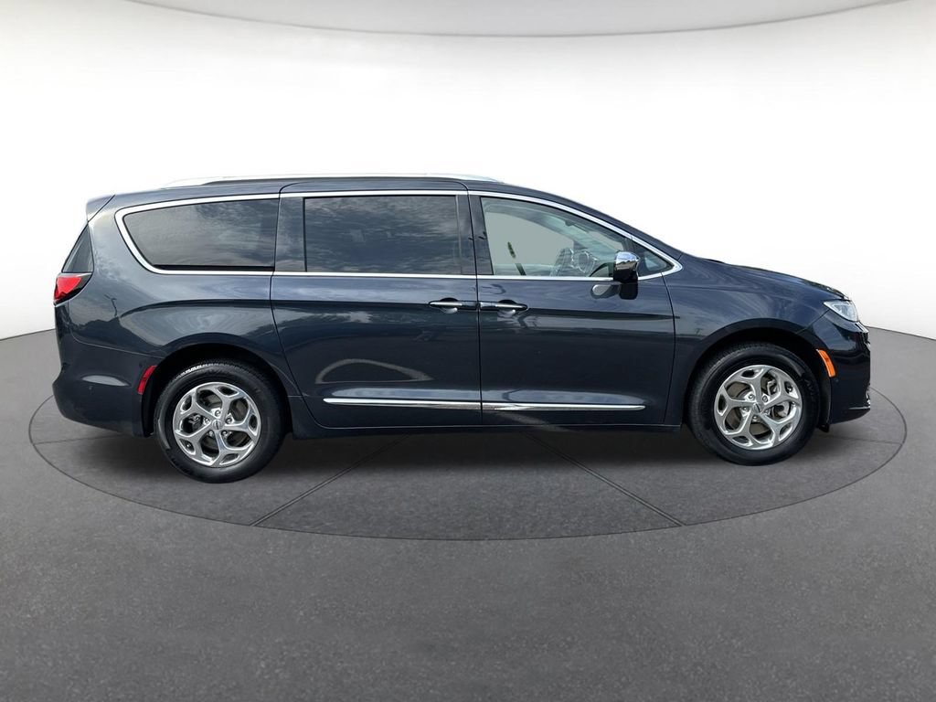 Certified 2021 Chrysler Pacifica Limited w/ Uconnect Theater Family Group AWD/4WD image 7