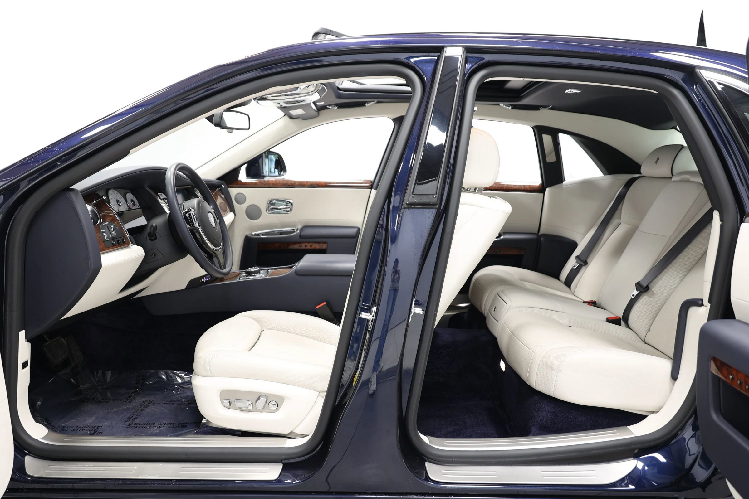 Used 2015 Rolls-Royce Ghost image 60