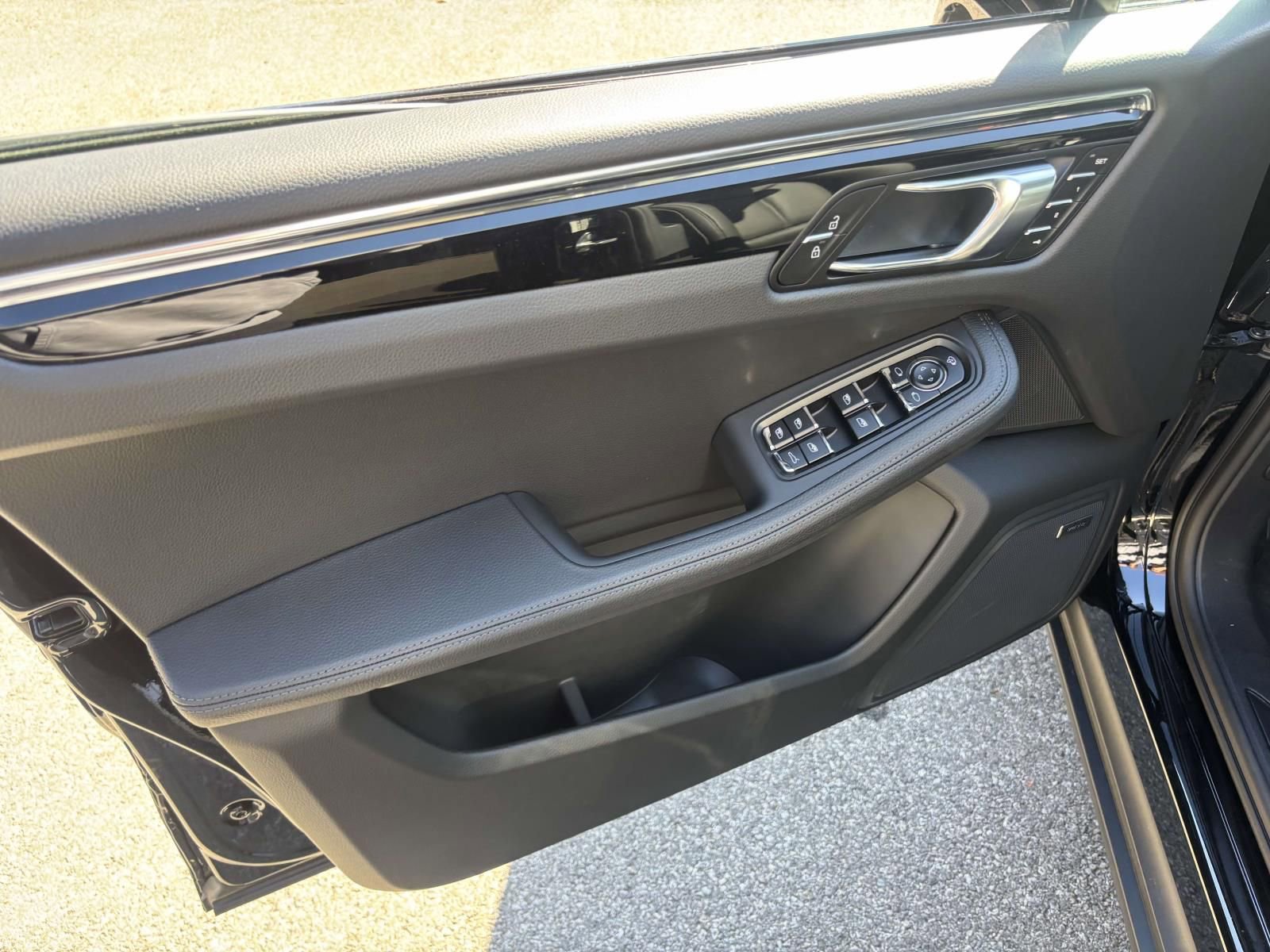 New 2026 Porsche Macan image 22