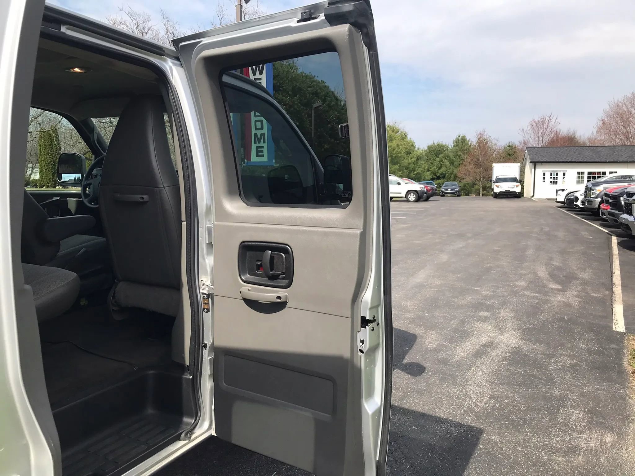 Used 2017 Chevrolet Express 3500 LT w/ LT Preferred Equipment Group image 38