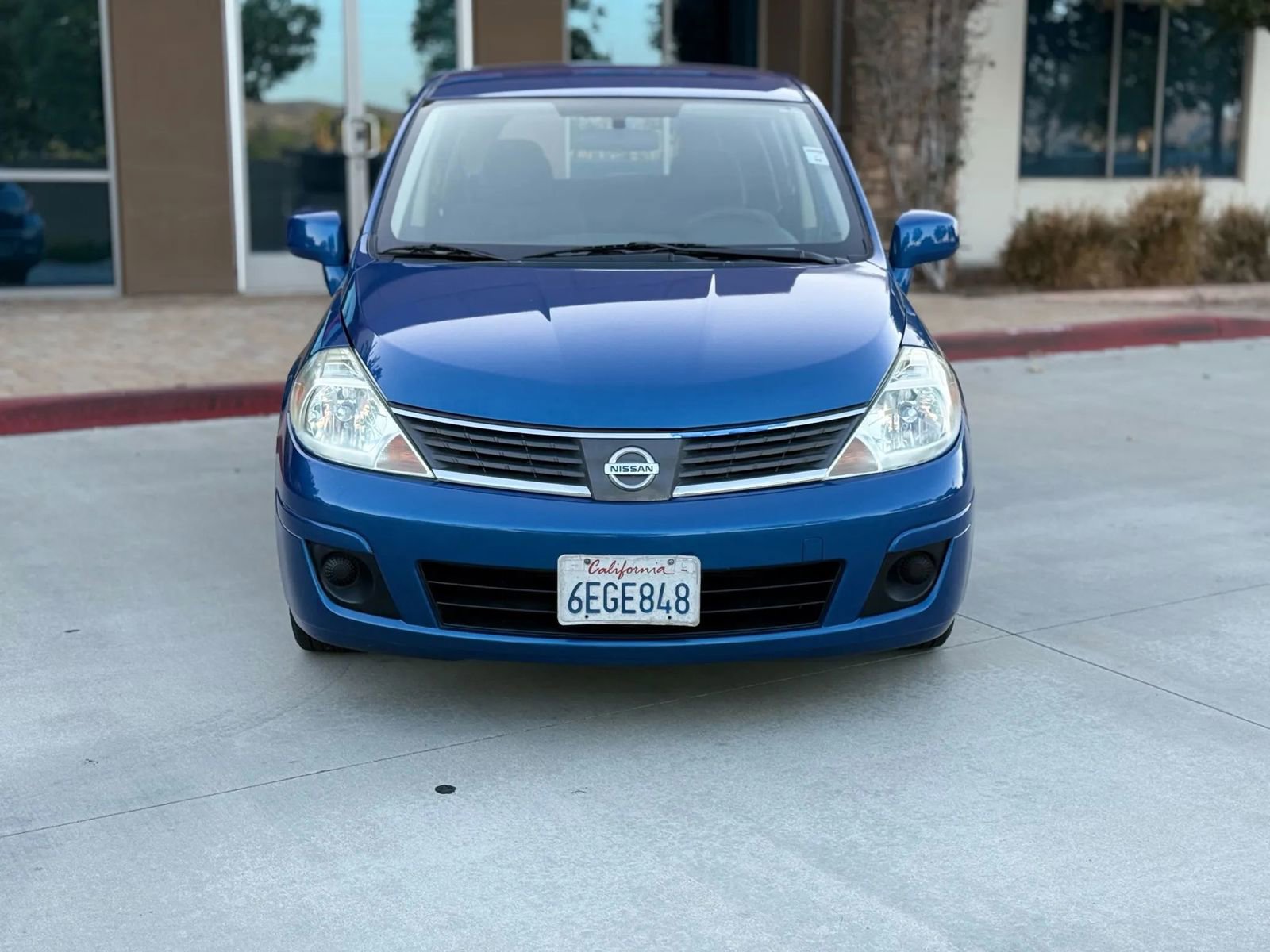 Used 2009 Nissan Versa 1.8 S w/ PWR Pkg image 2
