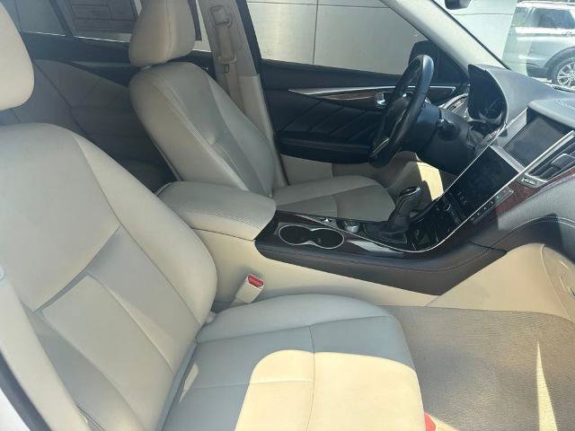 Used 2019 INFINITI Q50 Luxe w/ Essential Package (3.0T Luxe) AWD/4WD image 31