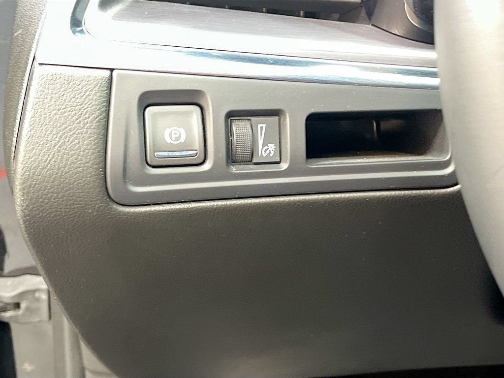 Used 2025 Cadillac XT5 Luxury AWD/4WD image 10