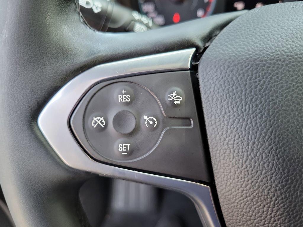 Used 2023 Chevrolet Traverse LT image 5