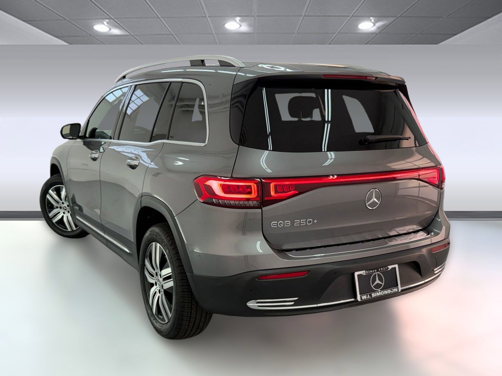 Used 2023 Mercedes-Benz EQB 250+ image 3