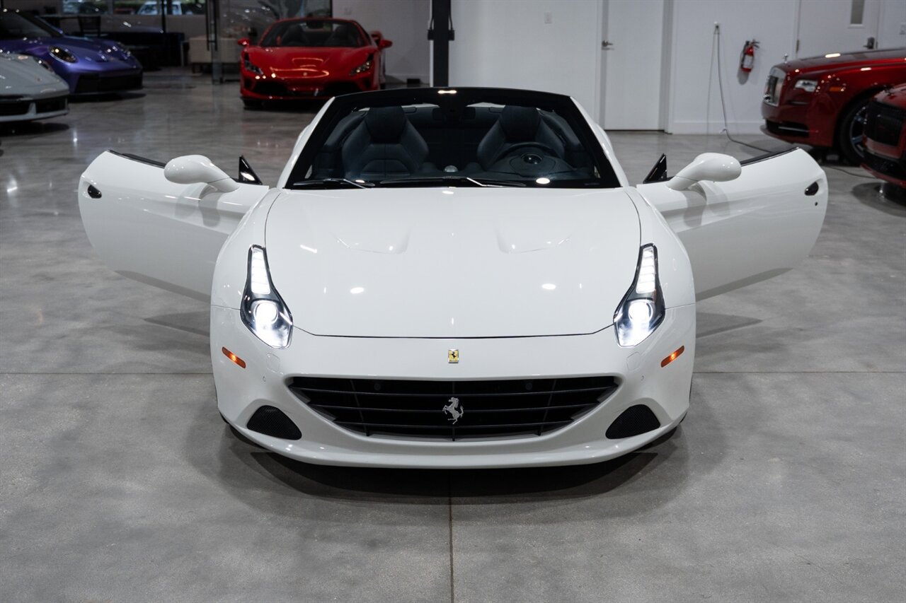 Used 2016 Ferrari California T RWD image 38