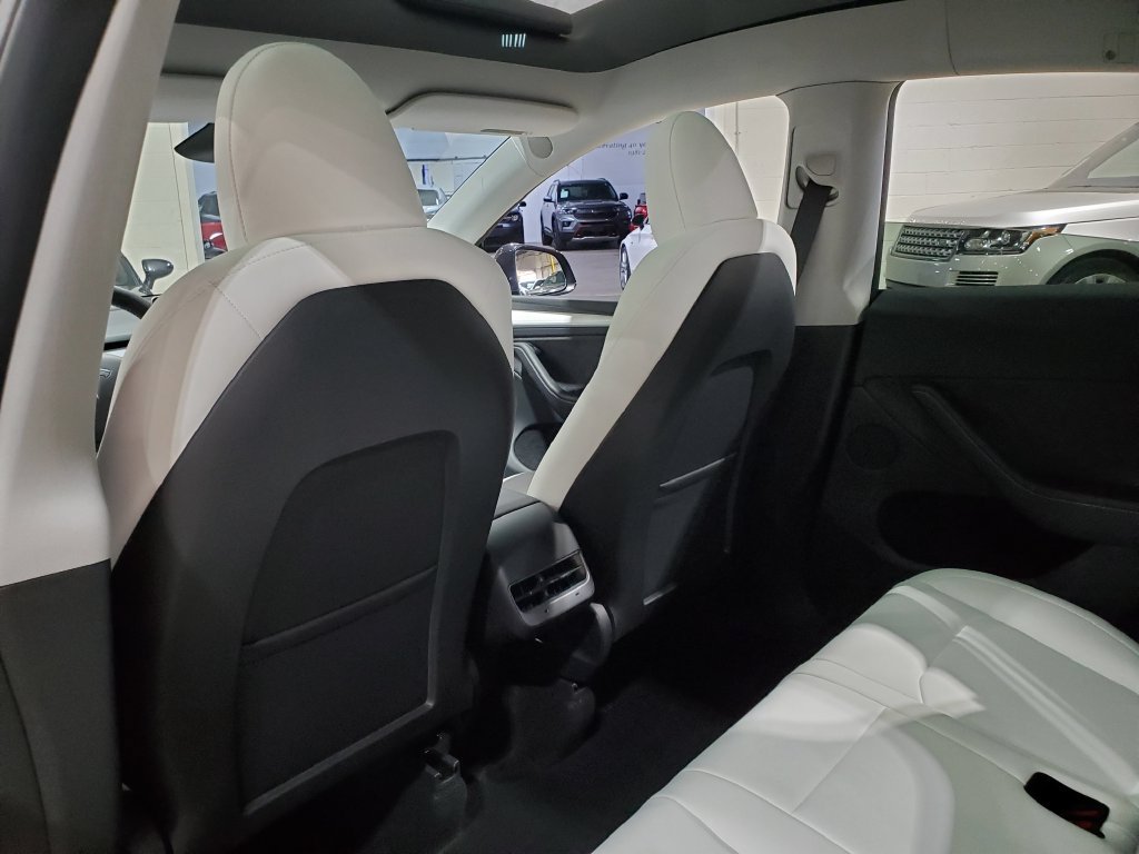 Used 2024 Tesla Model Y Long Range AWD/4WD image 43