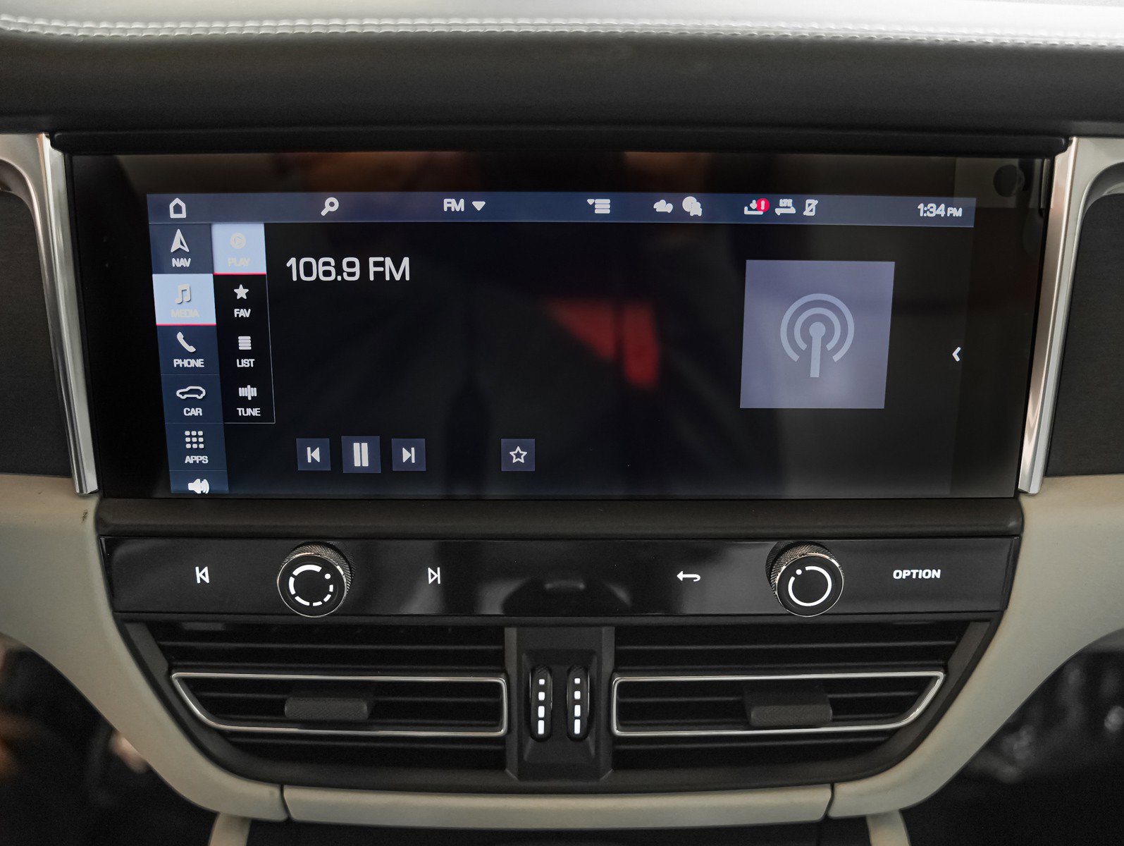 New 2026 Porsche Macan GTS image 22