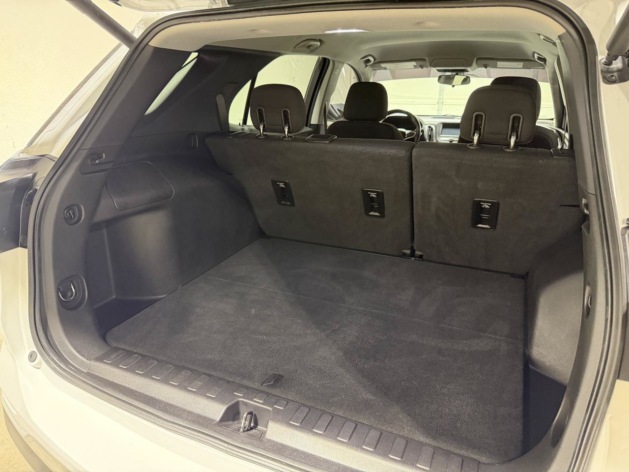 Used 2018 Chevrolet Equinox LT FWD image 8