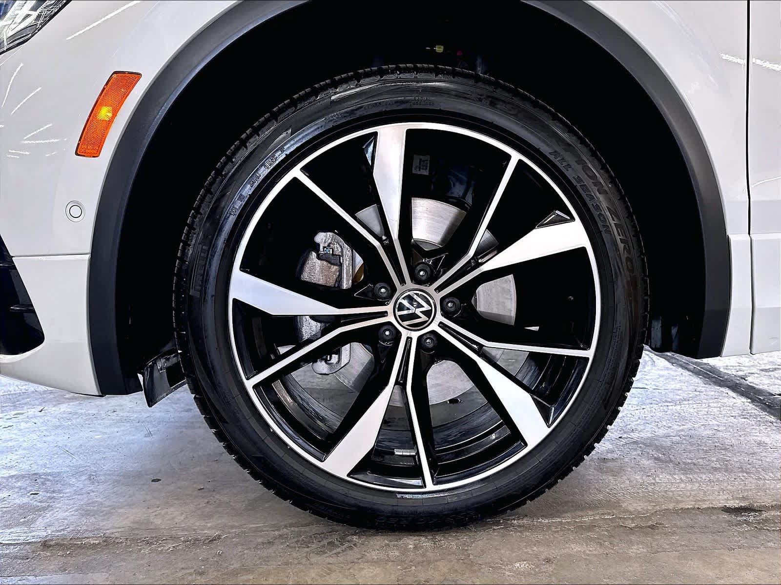 Used 2023 Volkswagen Tiguan SEL R-Line AWD/4WD image 37
