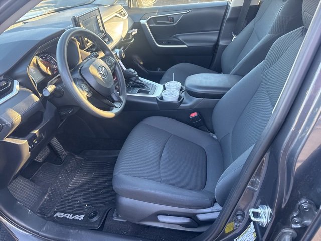 Used 2019 Toyota RAV4 LE image 10