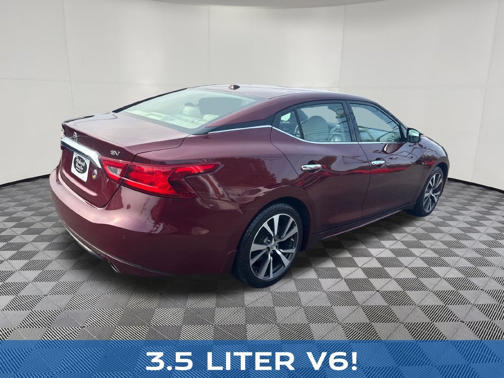 Used 2017 Nissan Maxima 3.5 SV w/ Interior Lighting Package FWD image 6