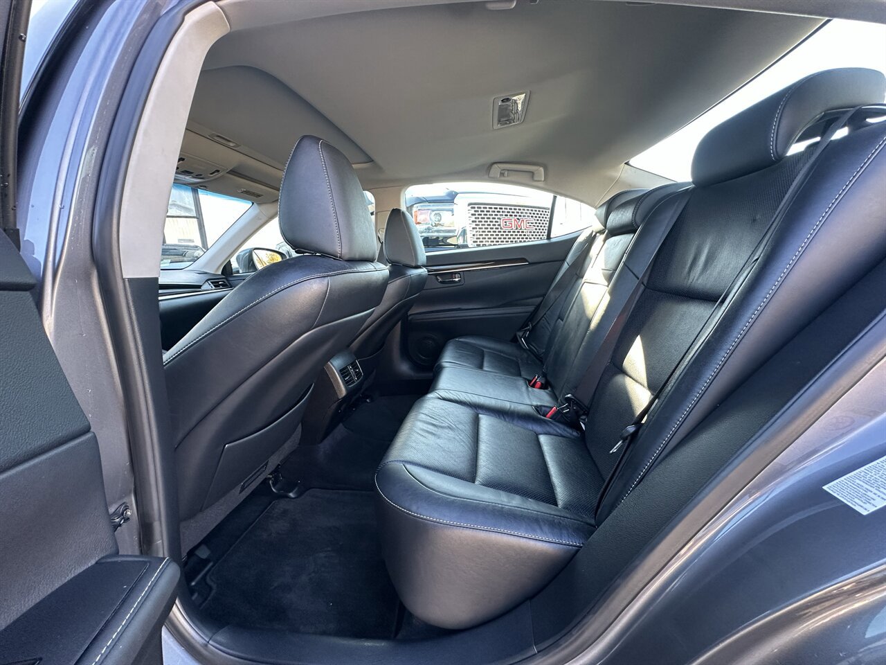 Used 2013 Lexus ES 350 w/ Luxury Pkg FWD image 25
