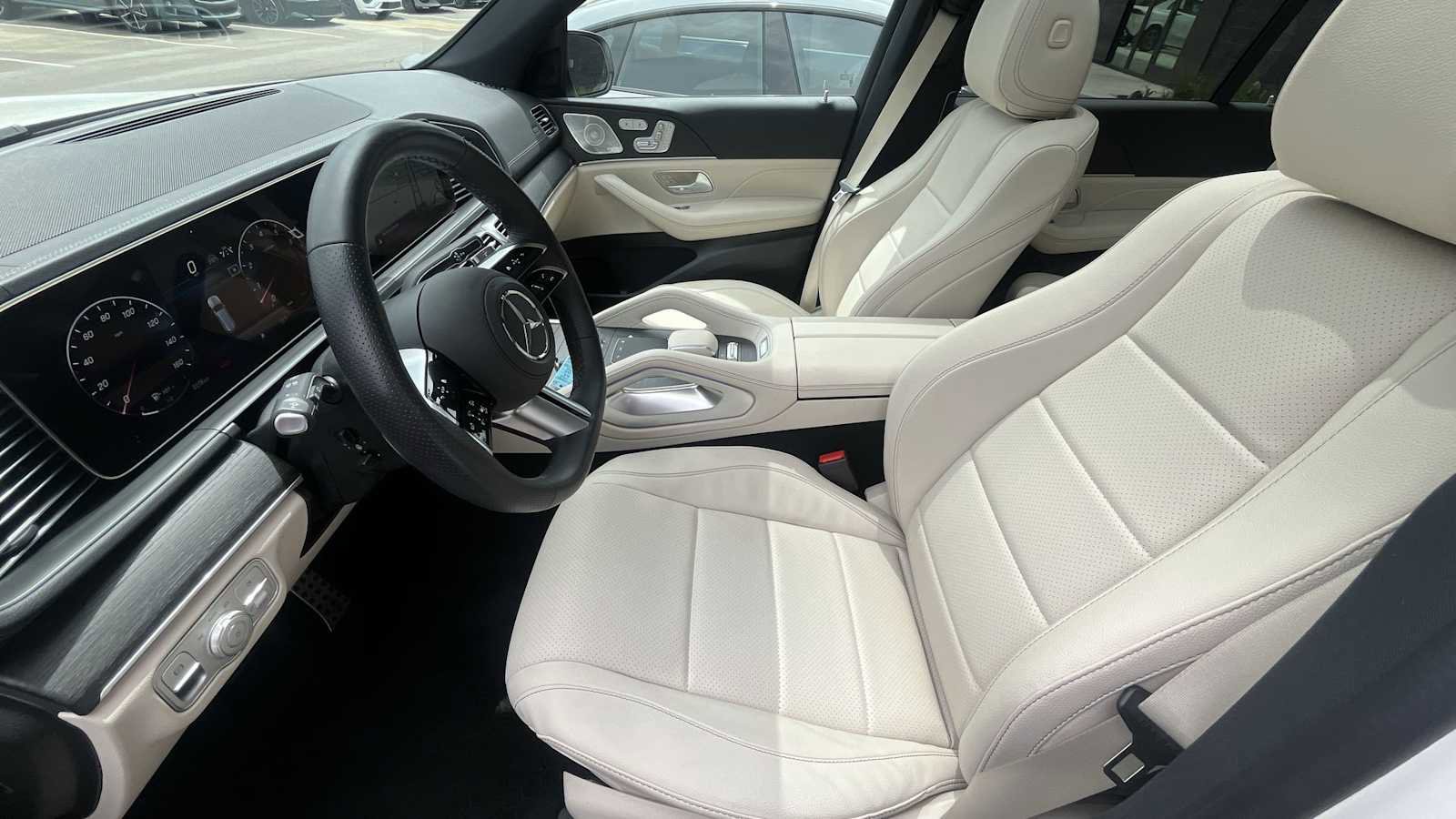 Certified 2025 Mercedes-Benz GLS 450 4MATIC image 15