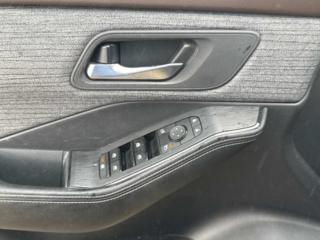 Used 2023 Nissan Rogue SV FWD image 24