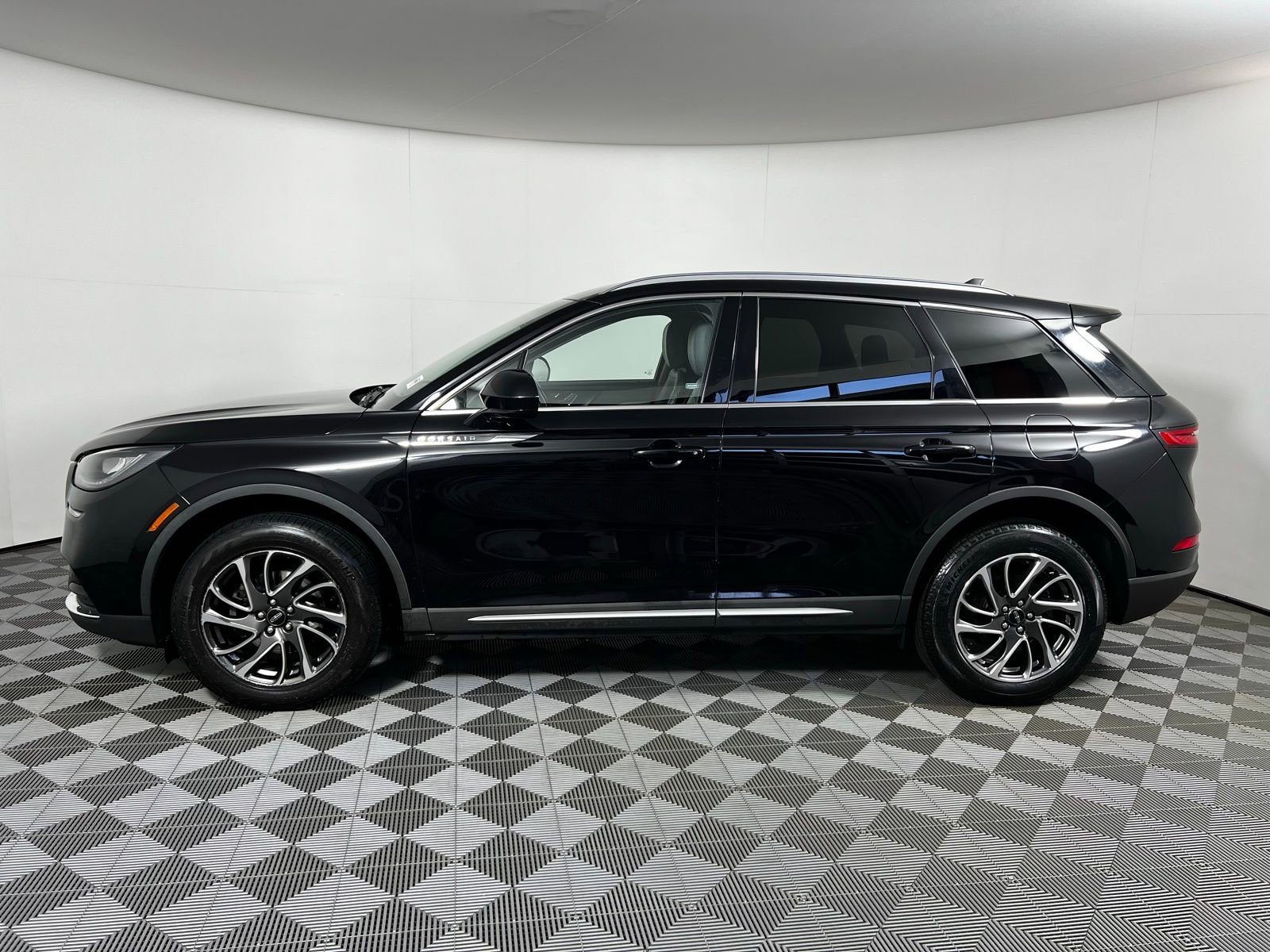 Used 2020 Lincoln Corsair AWD w/ Equipment Group 101A image 8