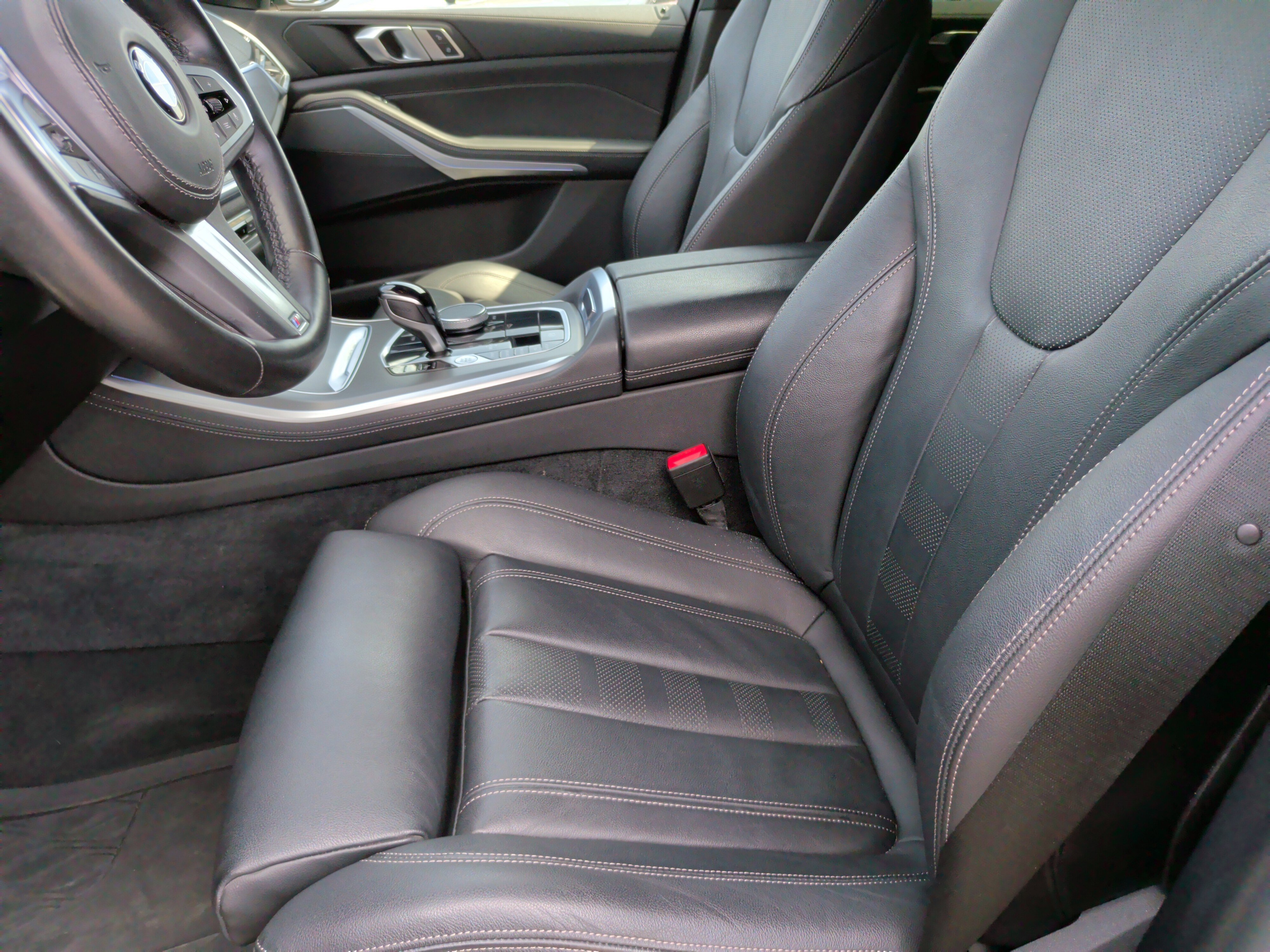 Used 2022 BMW X5 xDrive40i w/ M Sport Package AWD/4WD image 26