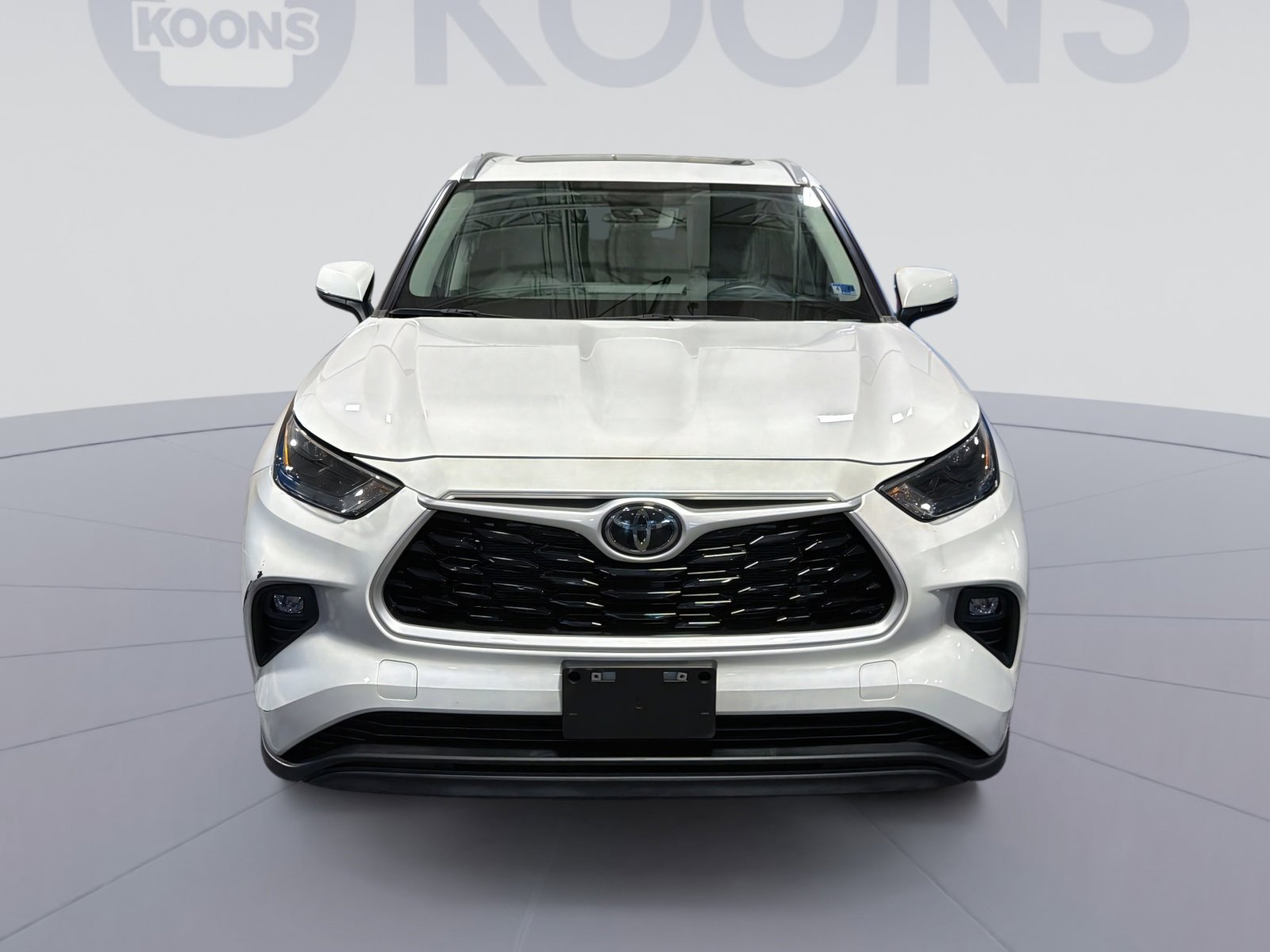 Used 2023 Toyota Highlander XLE image 19