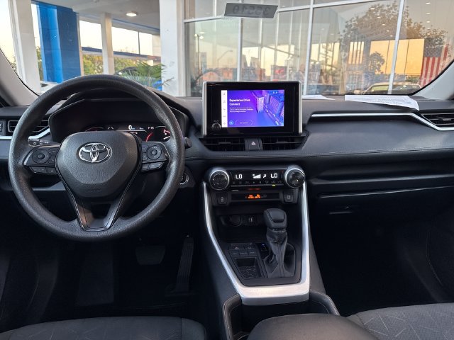 Used 2025 Toyota RAV4 XLE FWD image 13