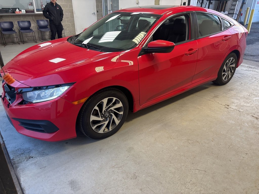 Used 2018 Honda Civic EX image 2