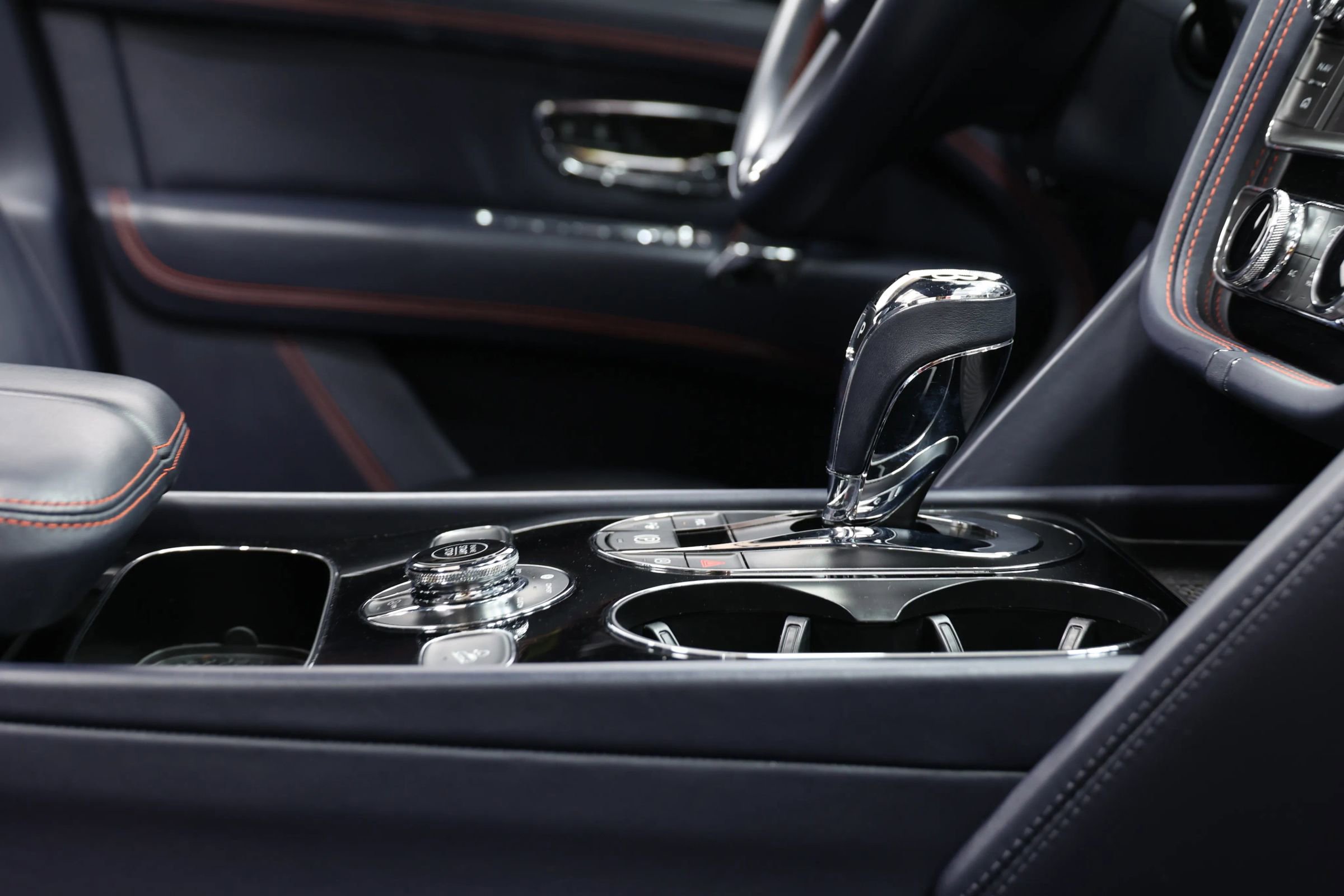 Used 2019 Bentley Bentayga AWD/4WD image 96