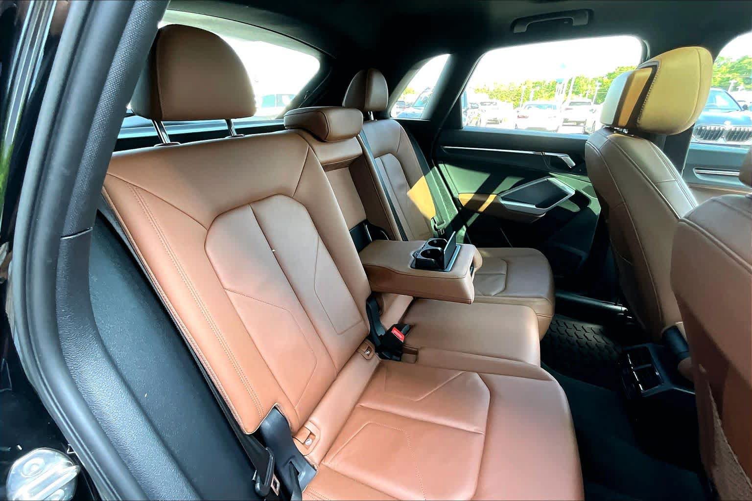 Used 2020 Audi Q3 2.0T Premium w/ Convenience Package AWD/4WD image 21