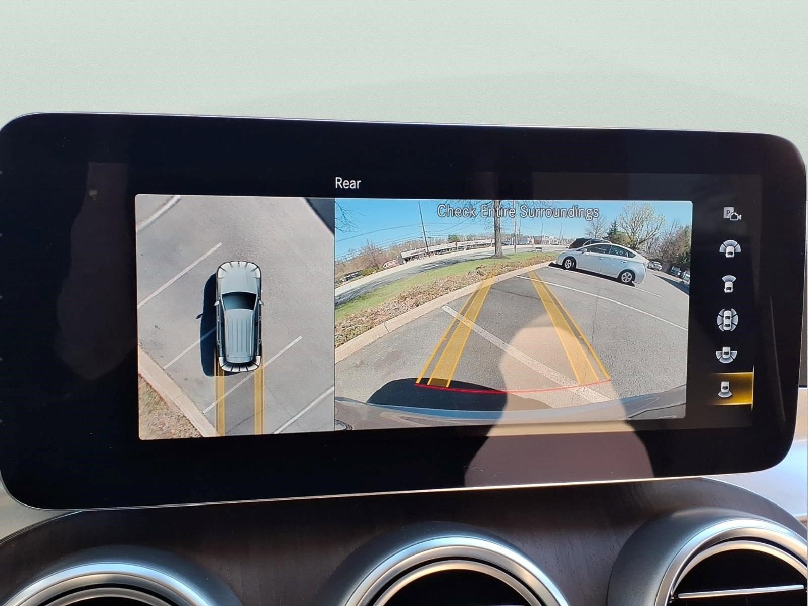 Used 2021 Mercedes-Benz GLC 300 4MATIC image 32