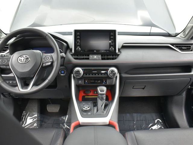Used 2020 Toyota RAV4 TRD Off-Road image 9