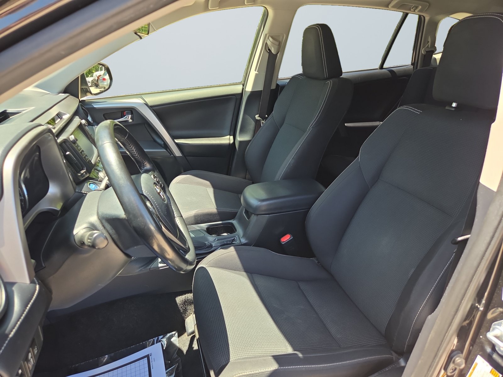 Used 2018 Toyota RAV4 XLE w/ Convenience Package AWD/4WD image 10