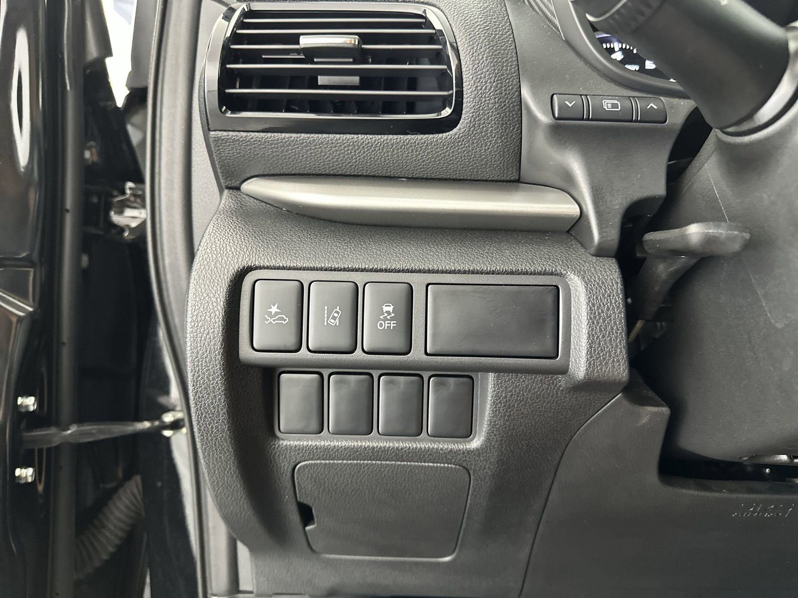 Used 2024 Mitsubishi Eclipse Cross LE image 18