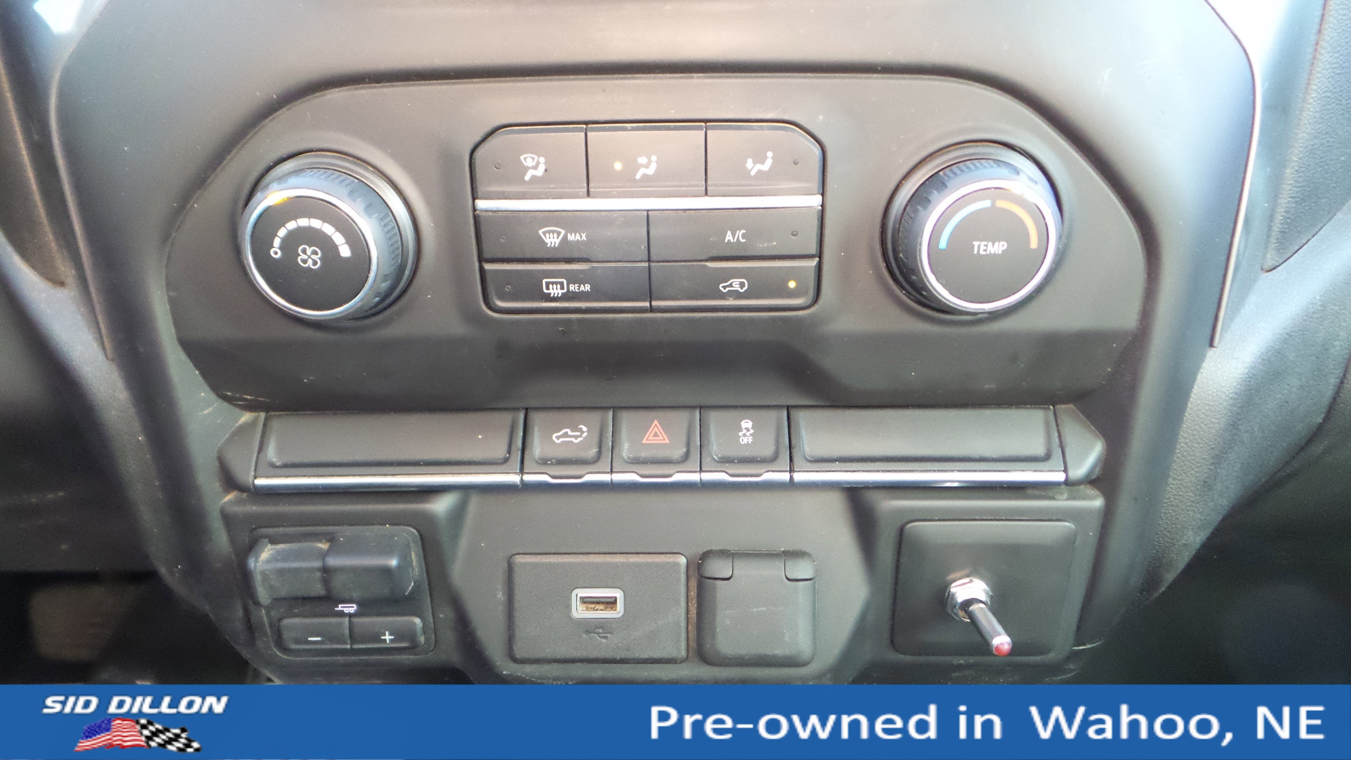 Used 2019 Chevrolet Silverado 1500 Custom w/ Custom Value Package image 14