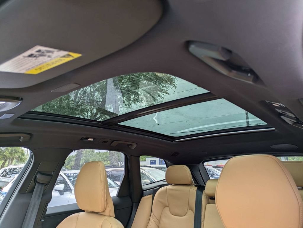 Used 2023 Volvo XC60 B5 Ultimate AWD/4WD image 24