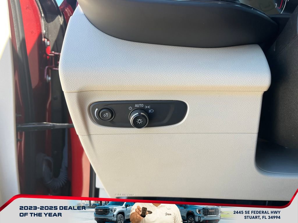 Used 2023 Buick Envision Essence image 24