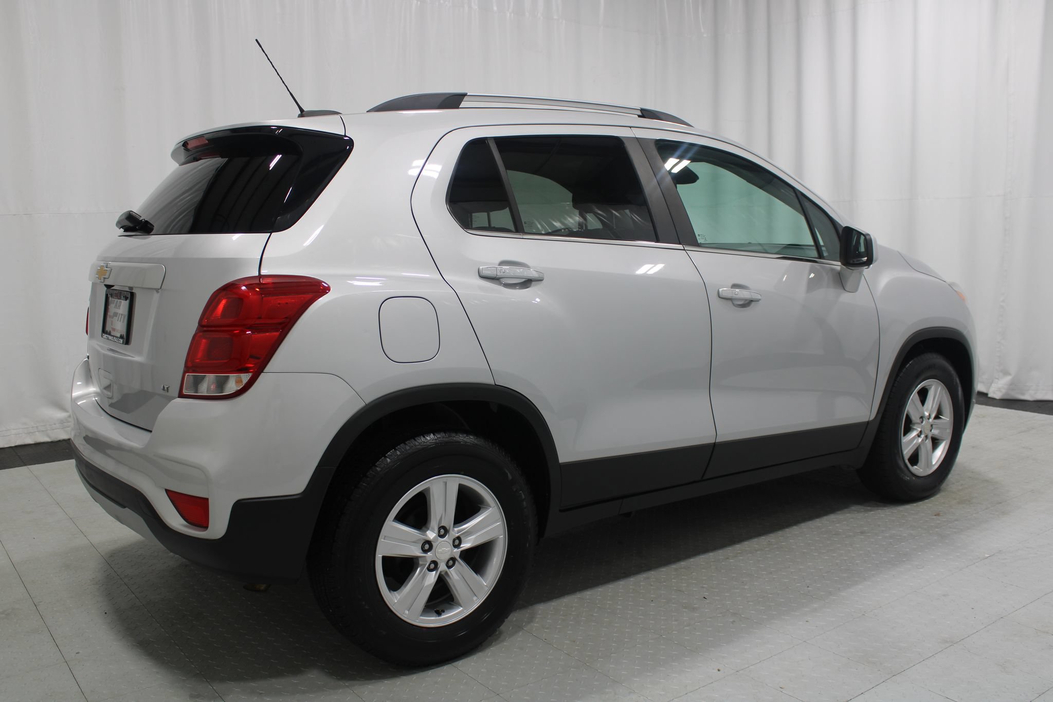Used 2017 Chevrolet Trax LT w/ LT Convenience Package FWD image 6