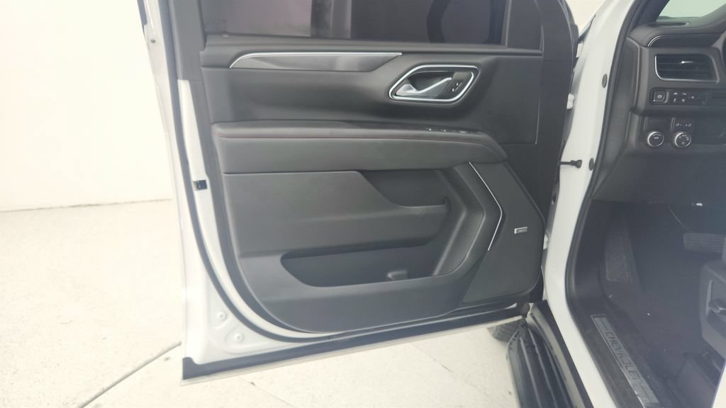 Used 2023 Chevrolet Tahoe RST w/ Luxury Package RWD image 18