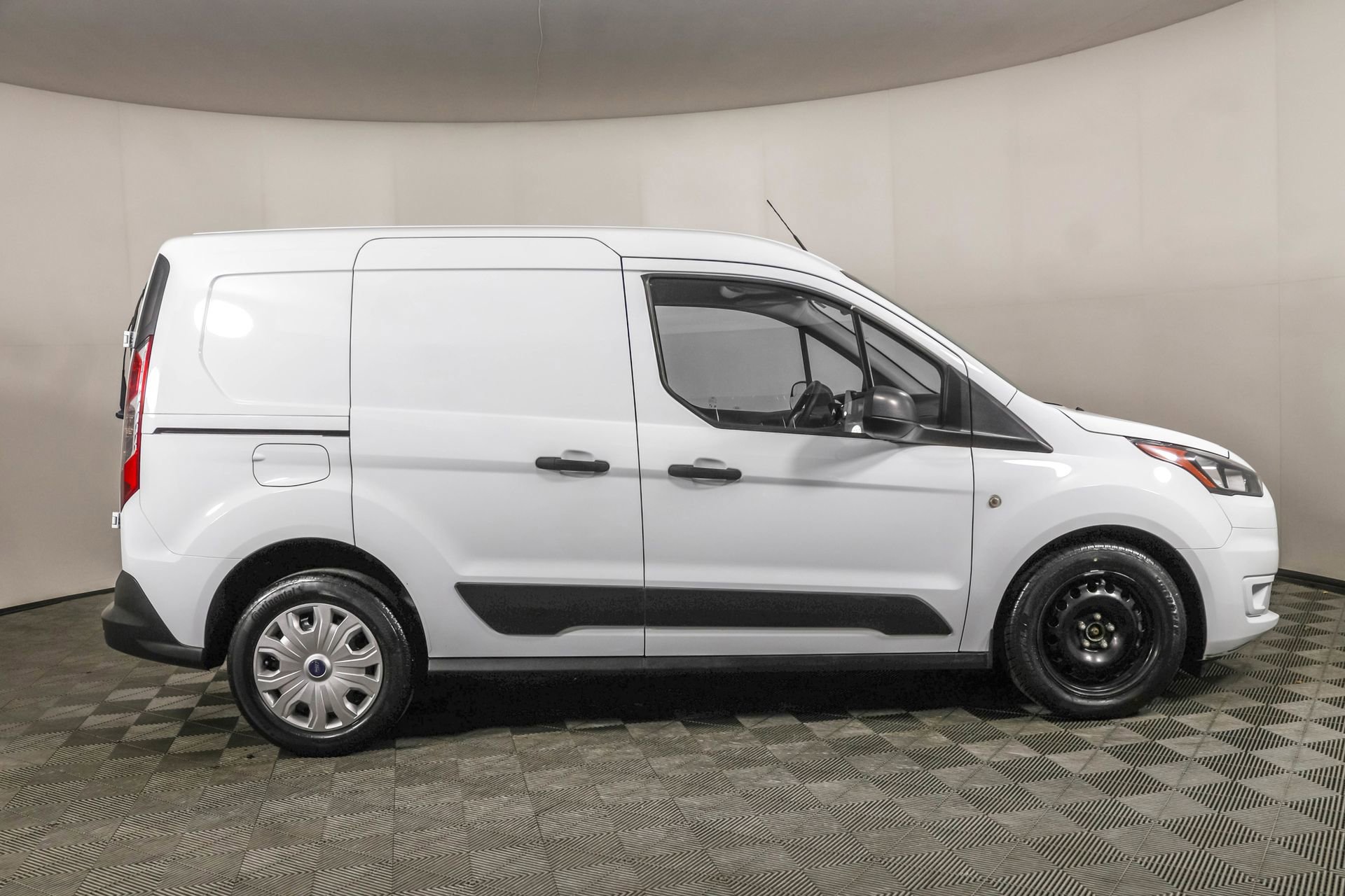 Used 2022 Ford Transit Connect XLT image 13